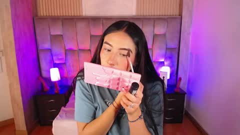 Snapshot of bonnali_lune chatting on 11.08.25 bonnali_lune online show from 11.08.25