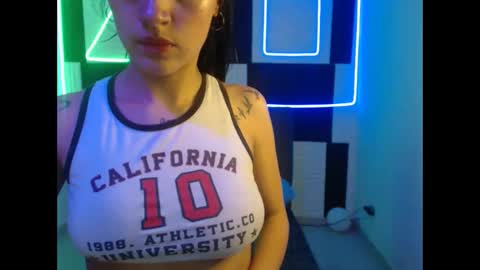 Snapshot of bonnie_blue_18 chatting on 11.29.25 Bonnie online show from 11.29.25