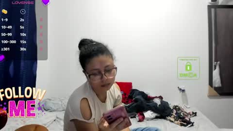 Snapshot of bonnie_lam_ chatting on 06.18.26 bonnie lam hello welcome to my room I hope you have fun and you can reach your maximum pleasure here with me online show from 06.18.26