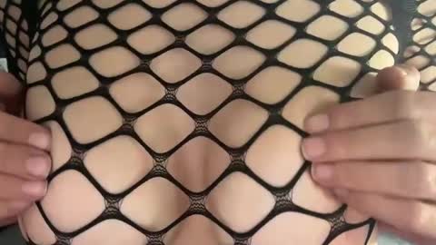 Bonnie Buttons online show from 01.28.25