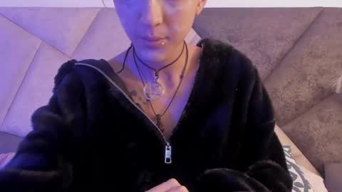   online show from 03.05.25