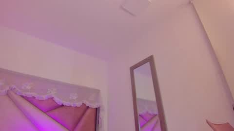 Snapshot of bonniecute_ chatting on 06.06.26 online show from 06.06.26