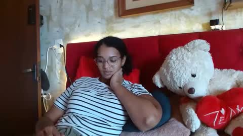 Queen Bon Vivantt online show from 02.14.25