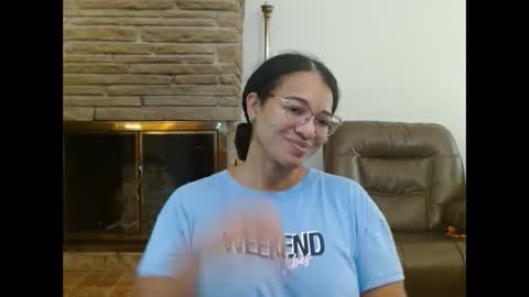 Queen Bon Vivantt online show from 09.15.25