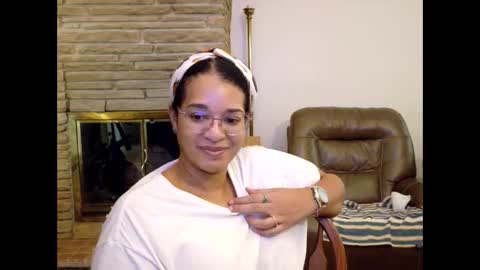 Queen Bon Vivantt online show from 12.19.25