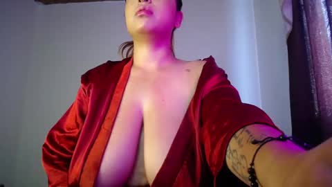 KIM     online show from 09.29.25