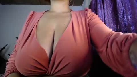 Snapshot of boobs_magic chatting on 06.26.26 KIM online show from 06.26.26