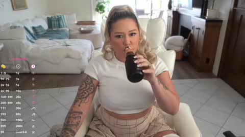 Miley online show from 10.10.25