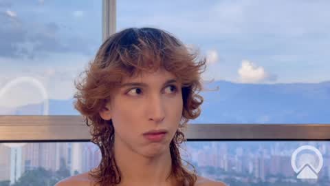 Snapshot of boream_ chatting on 01.13.25 Bream online show from 01.13.25