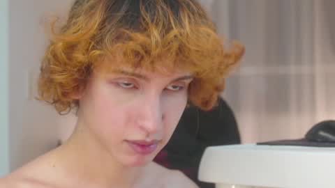 Snapshot of boream_ chatting on 01.18.25 Bream online show from 01.18.25