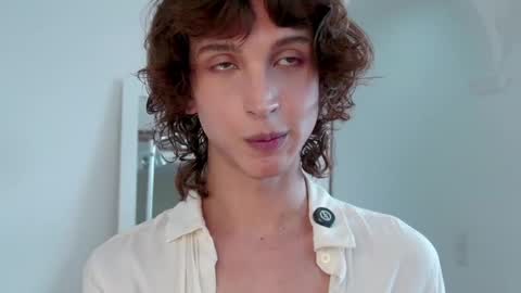 Snapshot of boream_ chatting on 02.22.25 Bream online show from 02.22.25