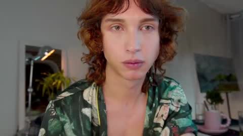 Snapshot of boream_ chatting on 03.08.25 Bream online show from 03.08.25