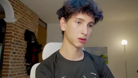 Snapshot of boream_ chatting on 09.11.25 Bream online show from 09.11.25