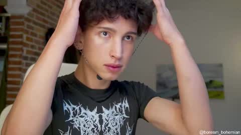 Snapshot of boream_ chatting on 09.22.25 Bream online show from 09.22.25