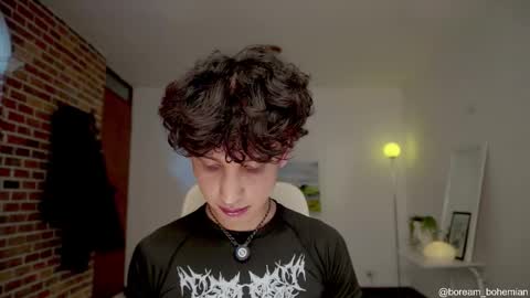 Snapshot of boream_ chatting on 11.26.25 Bream online show from 11.26.25