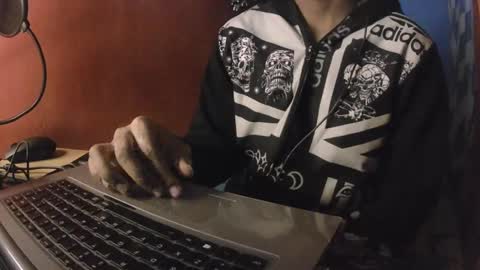 boss_playa98 online show from 02.26.25