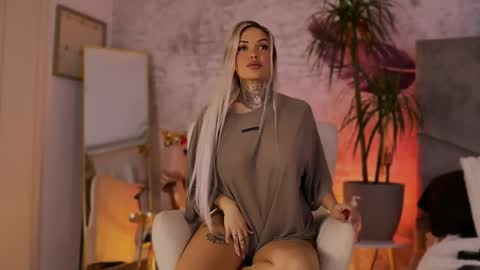 Snapshot of bossandbabe chatting on 02.14.26 BriannaXmoon online show from 02.14.26