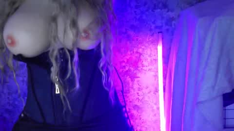 Snapshot of bouncybluebabe chatting on 11.11.25 Alexandra - Alexandra trans crossdresser bigtits sissy crossdresser lovense sissy CHEAP THRILLS online show from 11.11.25