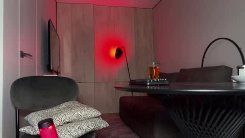 Snapshot of bowtorina chatting on 01.19.26 Brat and Confident Real Femdon Not for everyone online show from 01.19.26