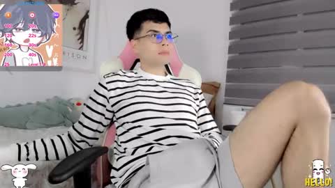 Snapshot of boy_andy__ chatting on 11.17.25 Aaron online show from 11.17.25