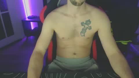 boy_t0y89 online show from 01.27.25