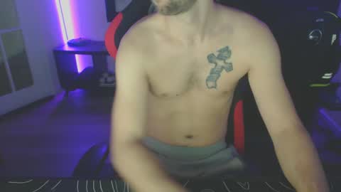 boy_t0y89 online show from 02.05.25