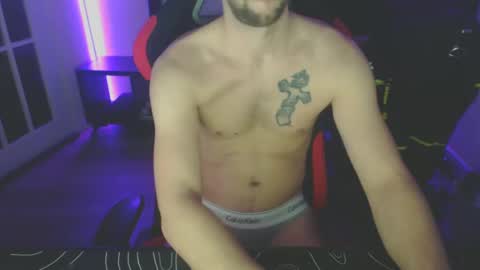 boy_t0y89 online show from 02.17.25