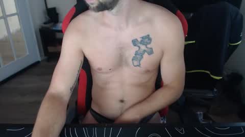 boy_t0y89 online show from 10.13.25