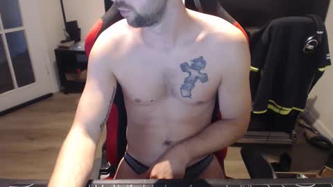 boy_t0y89 online show from 10.20.25