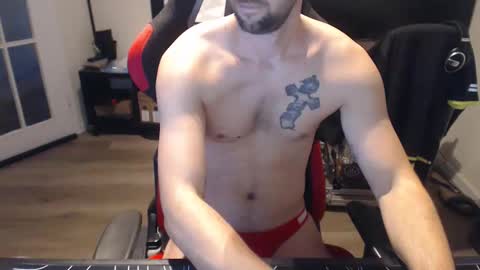 boy_t0y89 online show from 10.22.25