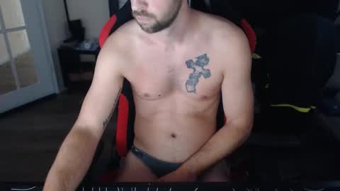 boy_t0y89 online show from 11.15.25