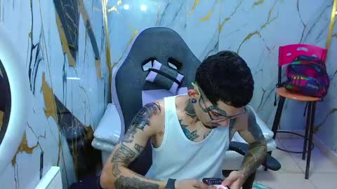boy_tatto77 online show from 05.22.26