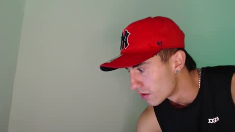 Snapshot of boyfriend_fuckme chatting on 12.23.25 Felipe online show from 12.23.25