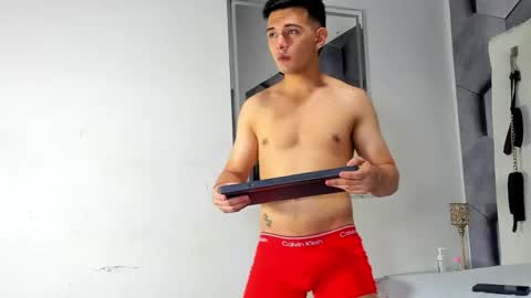 Snapshot of boyhot_mio chatting on 02.20.26 boyhot_mio online show from 02.20.26