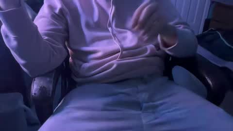 BoyToyBenny online show from 10.05.25