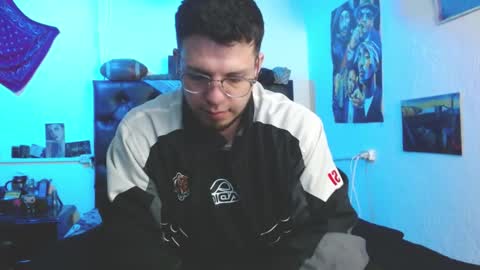 Snapshot of brad_hot_boy chatting on 09.25.25 brad hot boy online show from 09.25.25