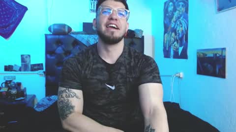 Snapshot of brad_hot_boy chatting on 11.28.25 brad hot boy online show from 11.28.25