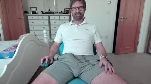 Snapshot of bradley77777 chatting on 02.17.25 bradley77777 online show from 02.17.25