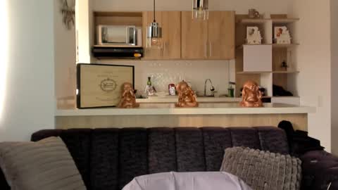 bradleymartin7 online show from 02.13.25