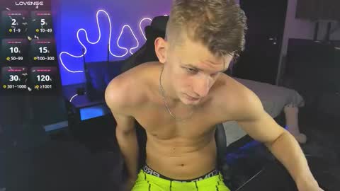 Snapshot of bradmaloney chatting on 09.22.25 brad maloney online show from 09.22.25