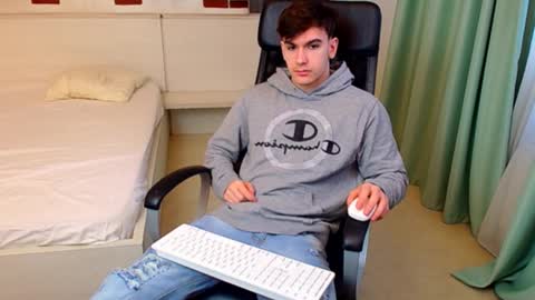 Snapshot of bradyflint chatting on 03.03.26 BradyFlint online show from 03.03.26