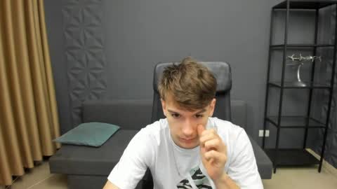 Snapshot of bradyflint chatting on 04.03.26 BradyFlint online show from 04.03.26