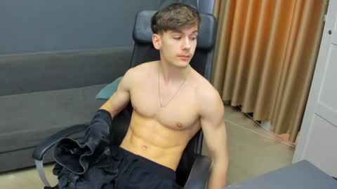 Snapshot of bradyflint chatting on 04.04.26 BradyFlint online show from 04.04.26