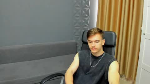 Snapshot of bradyflint chatting on 04.15.26 BradyFlint online show from 04.15.26