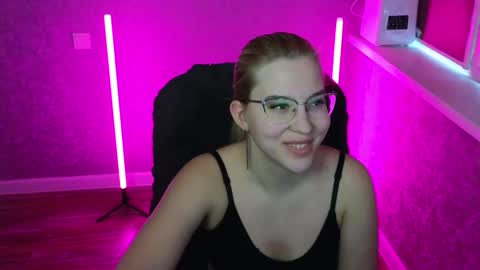 Snapshot of brandy__stars chatting on 12.27.24 Belle online show from 12.27.24