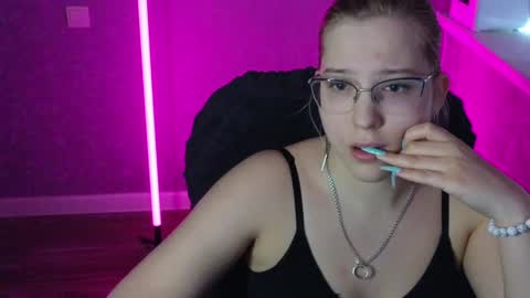 Snapshot of brandy__stars chatting on 02.02.25 Belle online show from 02.02.25