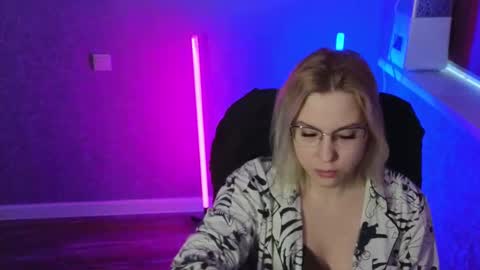 Snapshot of brandy__stars chatting on 02.12.25 Belle online show from 02.12.25