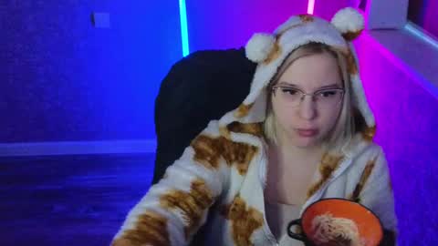 Snapshot of brandy__stars chatting on 02.17.25 Belle online show from 02.17.25