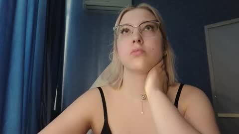 Snapshot of brandy__stars chatting on 11.13.25 Belle online show from 11.13.25