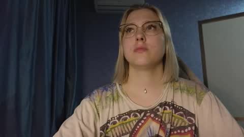 Snapshot of brandy__stars chatting on 11.15.25 Belle online show from 11.15.25